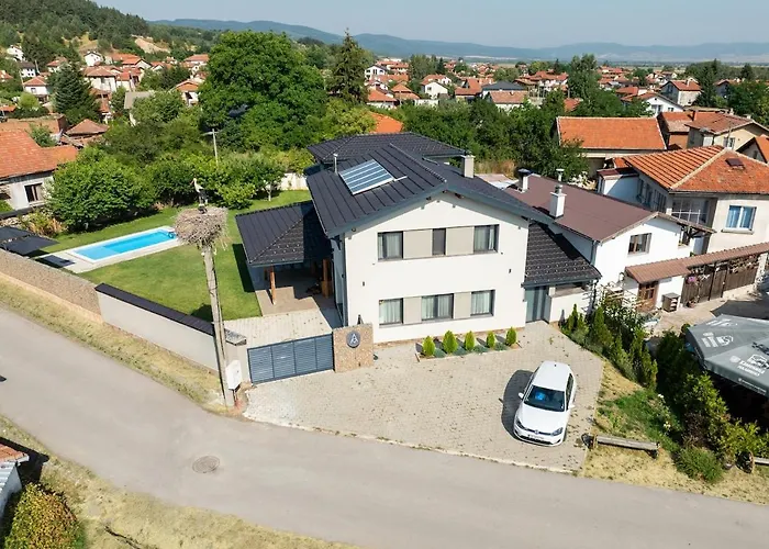 Luxurious, Modern House In The Nature In Belchin