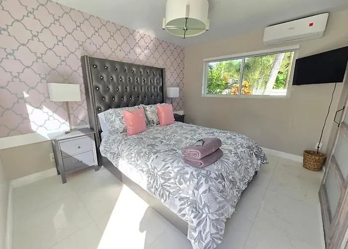 Oasis 5 Bed, 3 Bath Pool Home Minutes To The Beach Hollywood