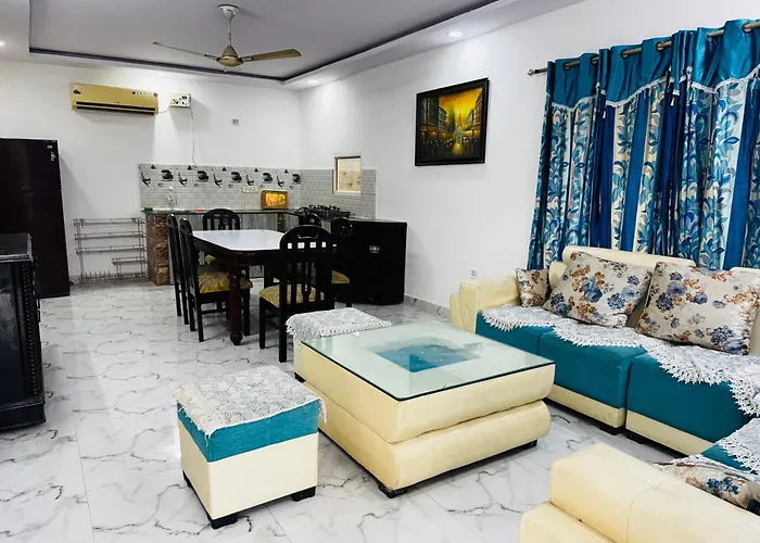 Hotel Hot Water Pool Farm With Bonfire Noida