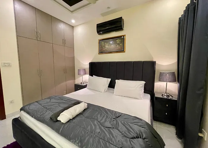 Hotel Family House Available For Rent Lahore
