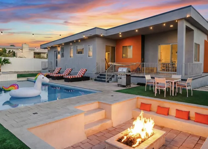 Resort Pool, Spa, Game Room, Fireplace & Billiards Desert Hot Springs