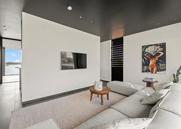 The Wave Villa - By Lxryhome Willemstad