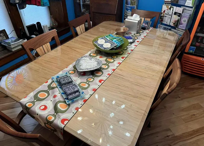 Cozy Berrodin Bed And Breakfast Whole House Booking In Highland Square Akron