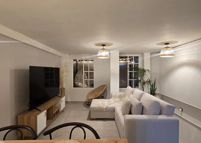 Molcabana Casa Con Jacuzzi Privado Y Diseno De Interiores Profesional, Ubicada En El Norte De Armenia, Es La Casa Top De Molca Travel