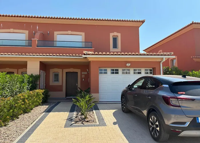 Boavista Golf & Spa - Villa Paul At Bayview Village Lagos