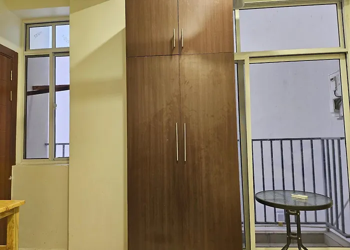 Madeline Apartment Daressalam