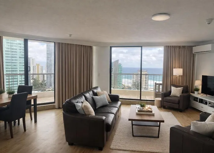 Stunning Sea-View Apartment, Prime Location Gold Coast