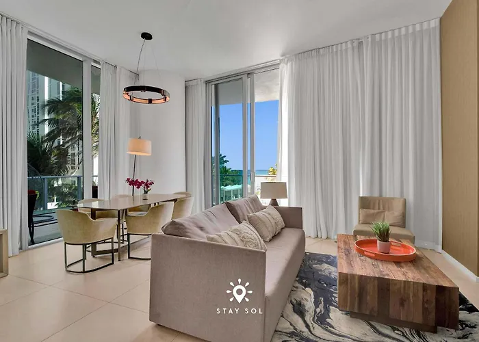 Beautiful Balcony 2Br Resort Hollywood