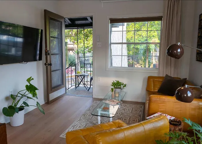 Ferienwohnung Cozy Vibe - Modern Meets Retro - With Pool & Hot Tub At The Ponderosa Houston