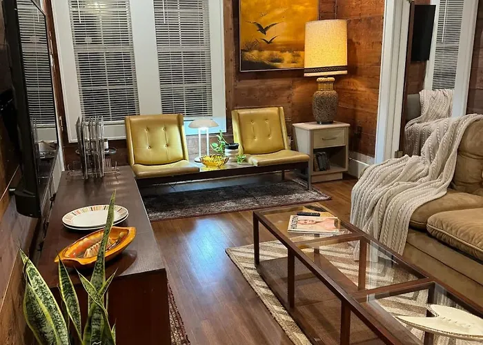 Hilltop - Retreat From The City With Pool & Hot Tub At The Ponderosa Houston