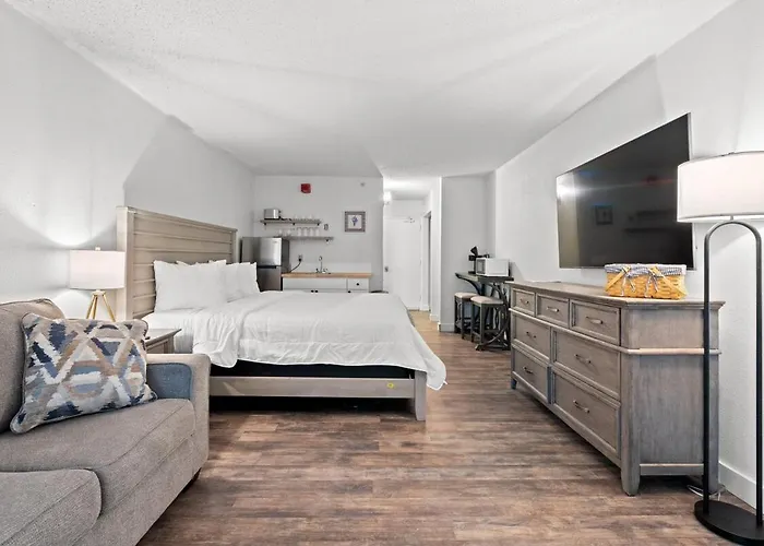 Landmark Resort Studio With King Bed, Kitchenette & Smart Tv Myrtle Beach