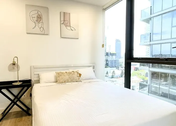 Modern Studio W Pool, Gym, Views - South Brisbane 31506-2