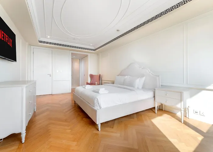 Luxury 4 Bedrooms With Private Pool And Sauna Dubai