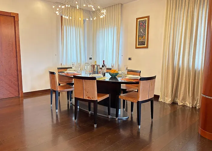 Luxury And Wellness Penthouse With Jacuzzi & Sauna Rom