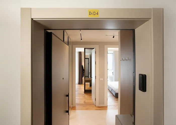 Ee Homes - Curated Design, Tub Skyline Views Tirana