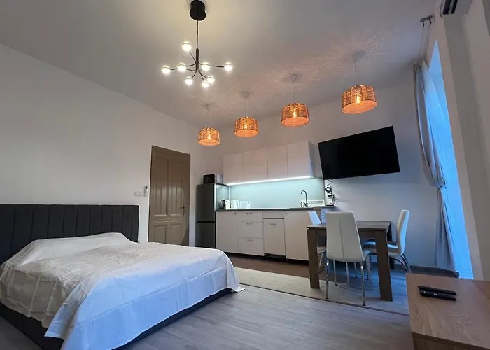 Quiet Luxury Oasis Near Szimpla - Balcony & Spa Budapest
