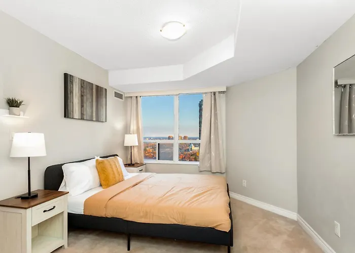 High-Rise Skyline Suite Sleeps 5 Steps To Sq1 Mississauga