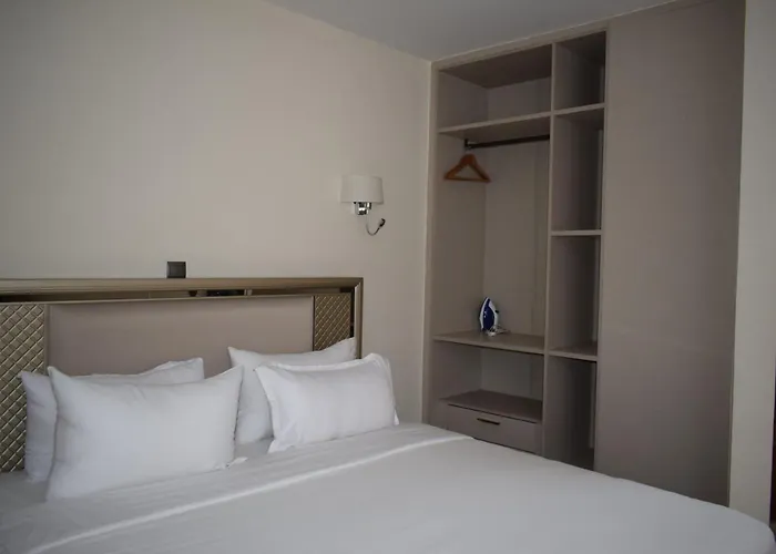 The Kika, Fully Furnished Two Bedroom Stylish Apartment In Westlands Nairobi