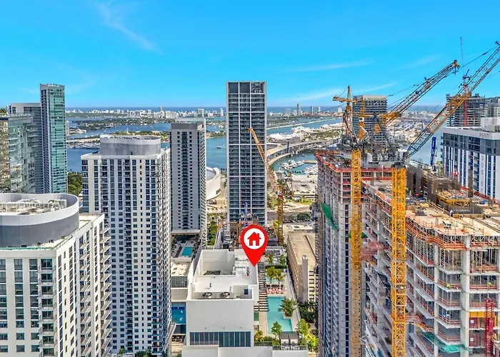 Chic Downtown Miami 2Br City Views Rooftop Pool