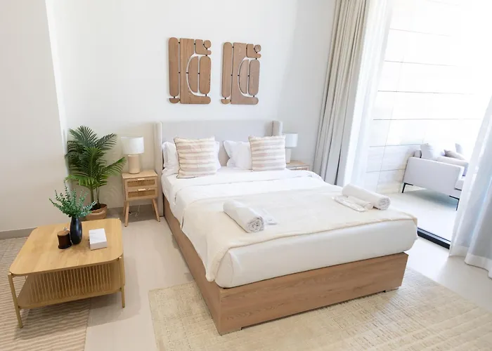 Luxury Studio - Private Jacuzzi & Burj Khalifa View Dubai