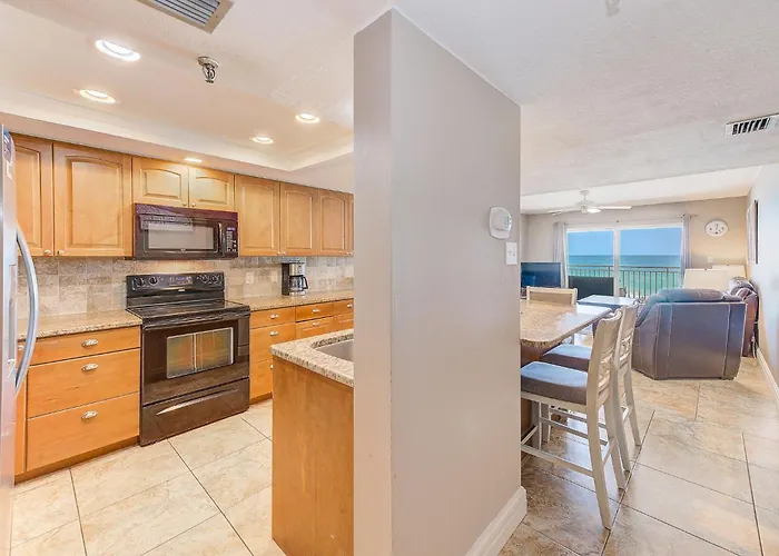 Beachfront Heated Poolspa King Bed Sleeps 10 - 204 St. Pete Beach