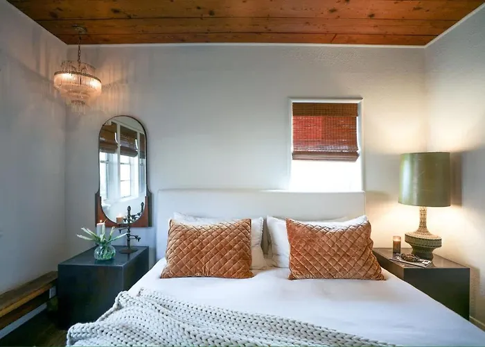The Reverie - Romantic & Eclectic With Pool & Hot Tub At The Ponderosa Houston