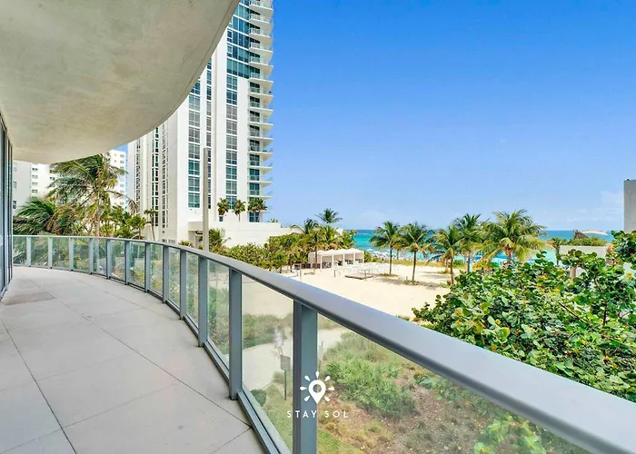 Beautiful Balcony 2Br Resort Hollywood