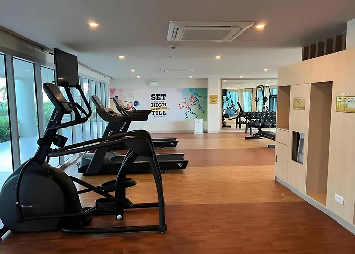120 Sqm Luxurious 3 Bedrooms Highrise Oceanfront,Near Airport,Okada,Solaire Casino,Moa With Free Parking Manila