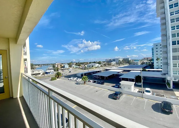 Beach Views From Every Window Heated Pool 303 St. Pete Beach