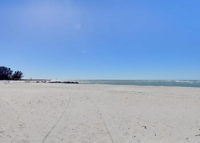 Waterside Retreat! Boutique Condo In Madeira Beach St. Pete Beach