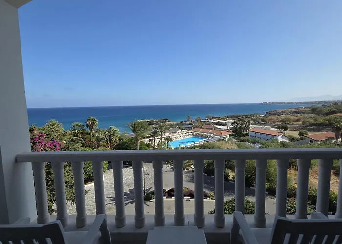 Denizkizi Hotel Karavas 