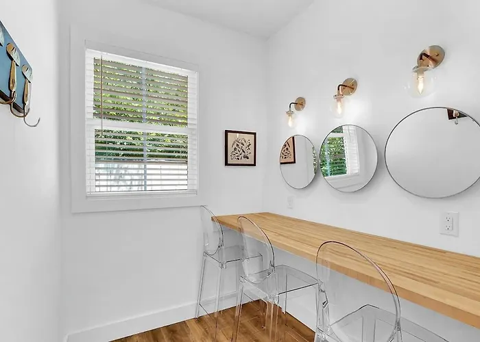 Villa Luxury Combo Walk To Main With 2 Hot-Tubs Fredericksburg