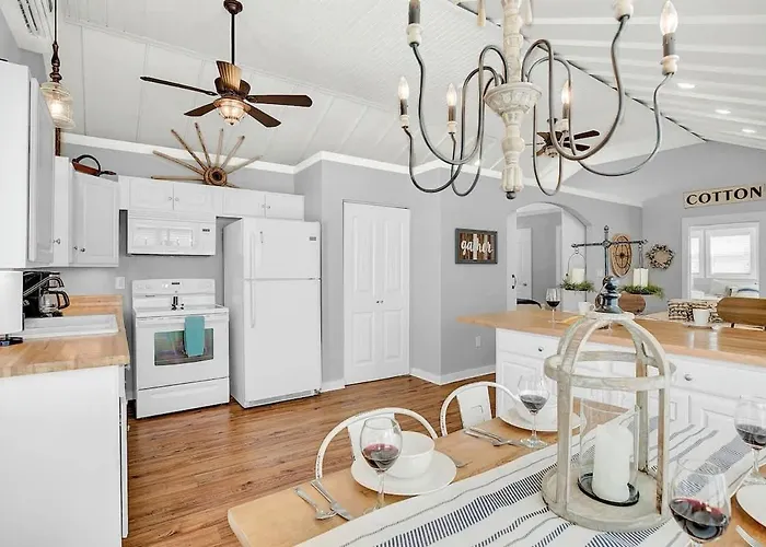 Villa Luxury Combo Walk To Main With 2 Hot-Tubs Fredericksburg