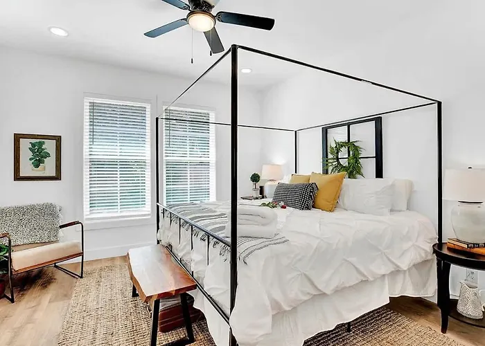 Stunning Home With Hot Tub - Walk To Main Fredericksburg