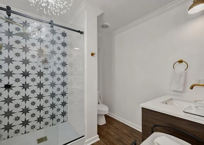 Poplar Place Mod With Hot Tub - 1 Mi To Main Street Fredericksburg