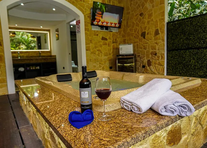 Palo Alto Glamping Hotel Quesada 