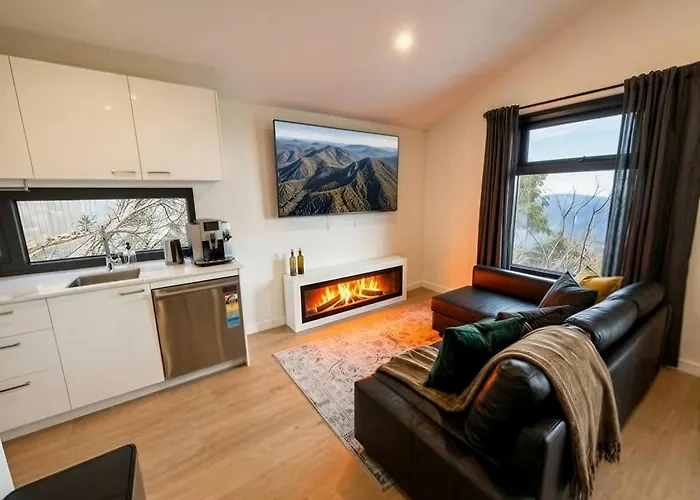 Mount Buller Alpine Chalet Mountain Views Sleeps Up To 12