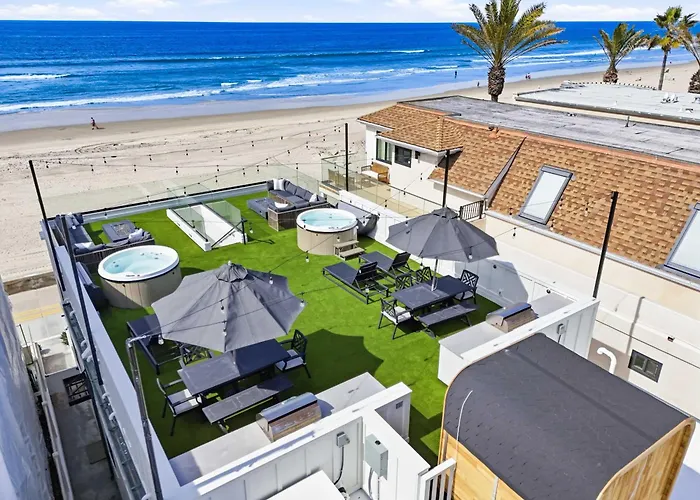 N Oceanfront Masterpiece With Rooftop & Hot Tub San Diego