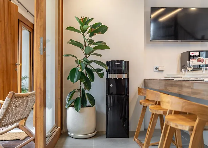 Dream Escape A9 - Exclusive 3Br Villa In Seminyak With Rooftop Views Kerobokan