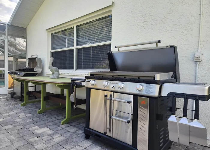 Seaclusion - Luxury, Heated Pool Spa, Near Beach, 2 Dogs North North Naples
