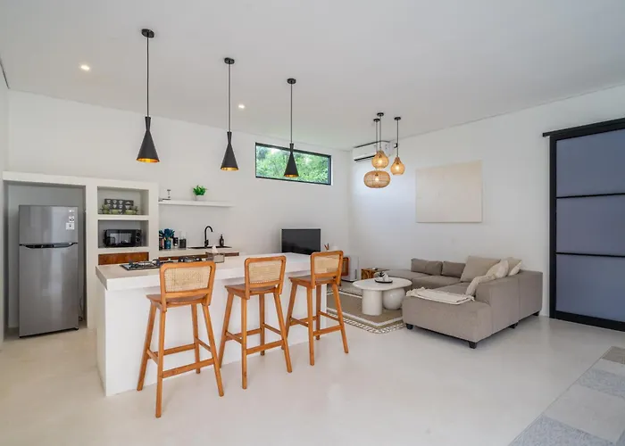 White Manta Villa - Tropical Family Retreat With Pool&Outdoor Lounge Uluwatu