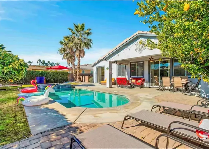 4Bd Family Fun Escape With Pool, Spa And Games Indio