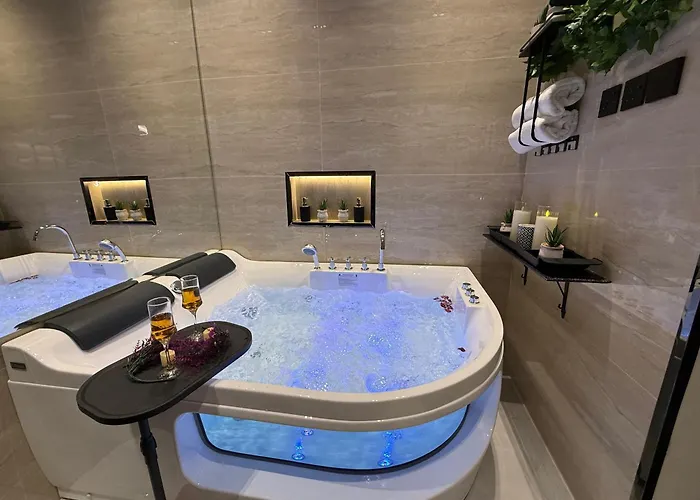 شقة الملقا جاكوزي وتراس Al Malqa Luxury Jacuzzi Terrace Riadh