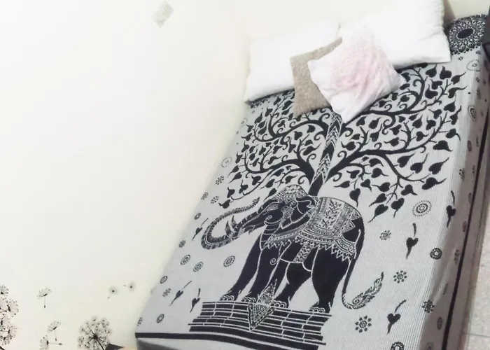 Budget Friendly -Private Room In A Moroccan Home - Host On Site Agadir
