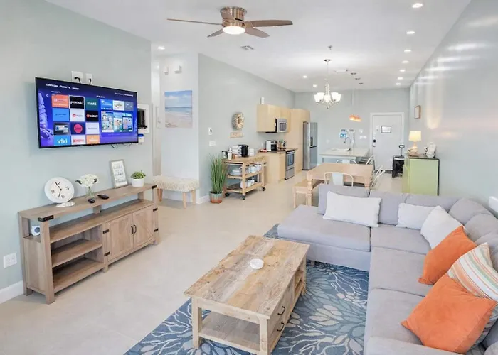 Like New Killer Patio Stunner close to Beach South Padre Island