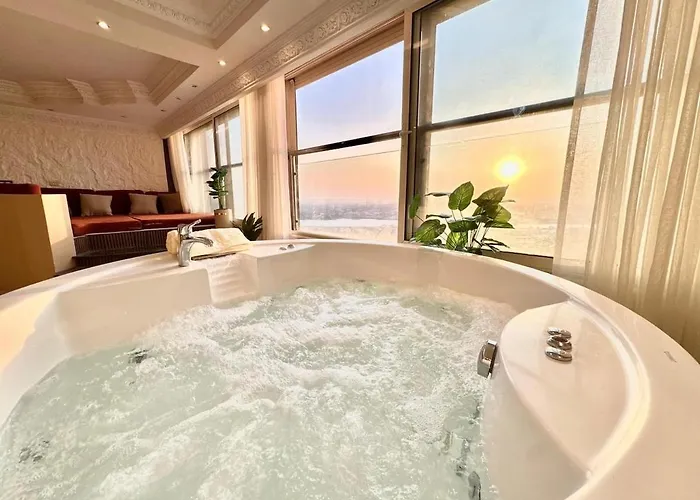 Luxury Maadi 3Br Nile View Stays Jacuzzi In Some Units Kairo