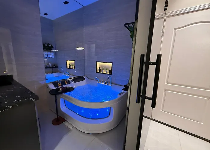 شقة الملقا جاكوزي وتراس Al Malqa Luxury Jacuzzi Terrace Riadh