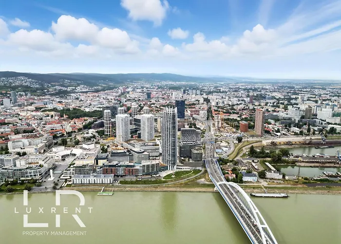 Golden Suite, RIVER&OLD TOWN VIEW, FREE Parking Pressburg