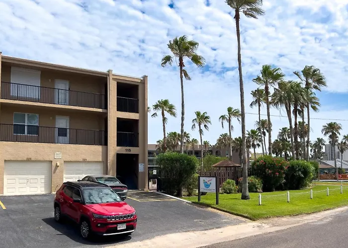 Near Beach Updated Pool & Hot Tub South Padre Island
