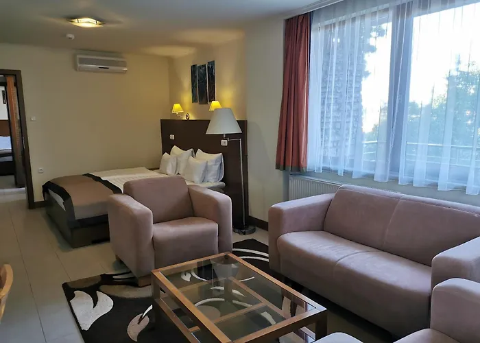 Hotel Villa Pax Balatonalmádi